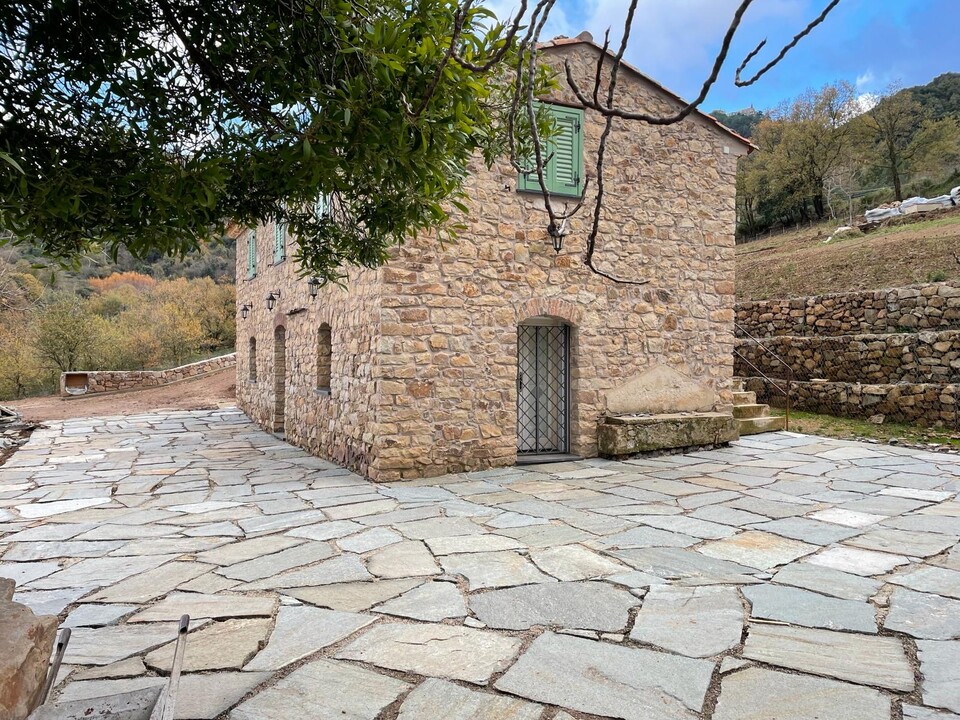 Lastre di pietra giganti cisam pg