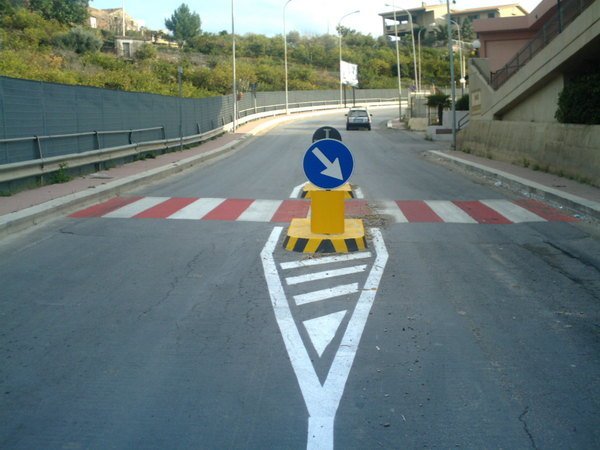 Attrversamento pedonale con isola salvagente Comune di Casteldaccia