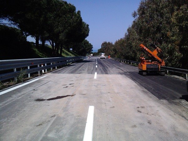 Fornitura e posa in opera di Barriere stradali di sicurezza
