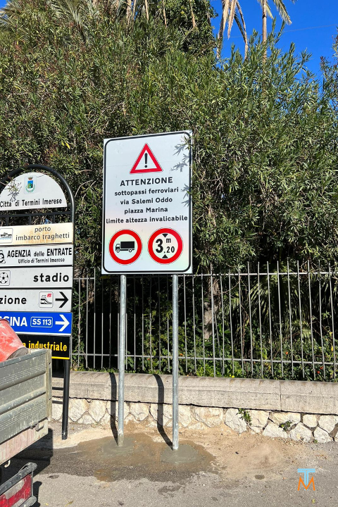 Segnaletica verticale sottopassi ferroviari