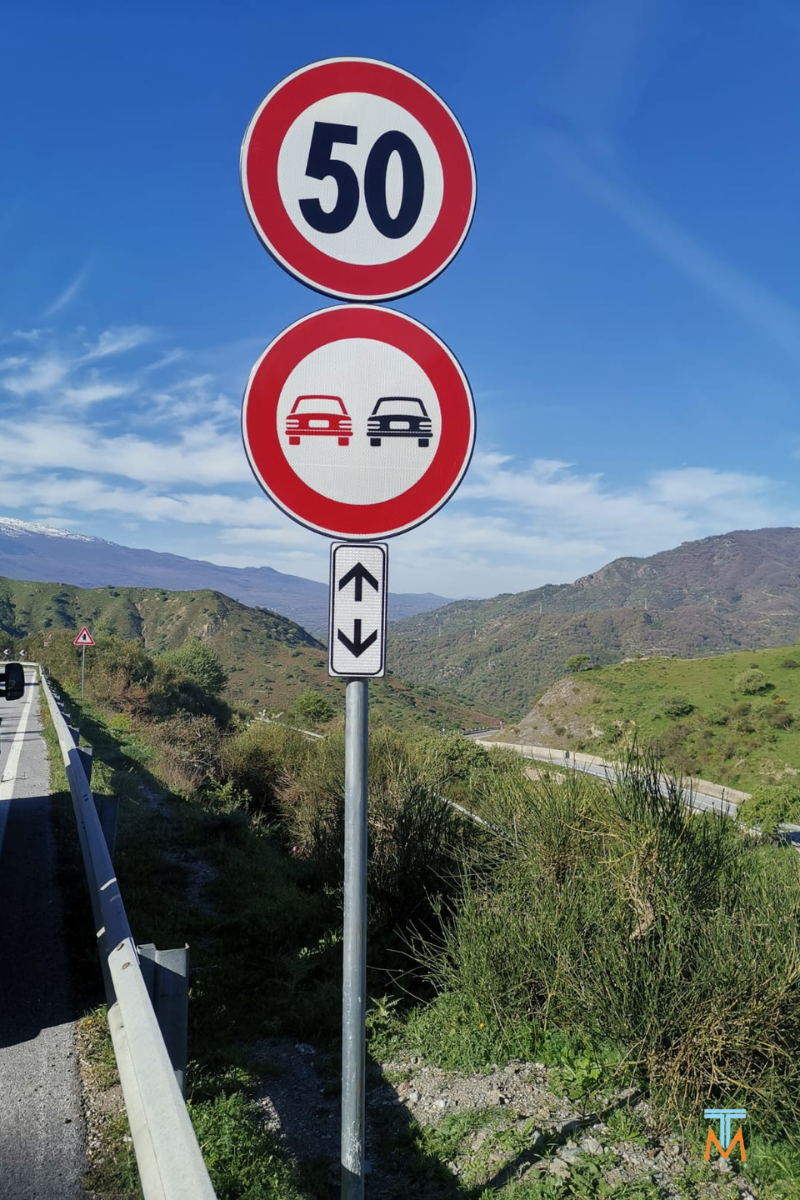 Segnaletica stradale verticale