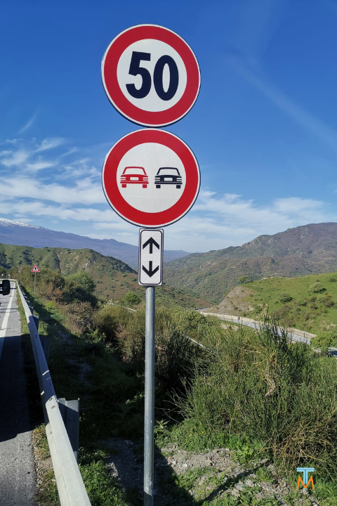 Segnaletica stradale verticale