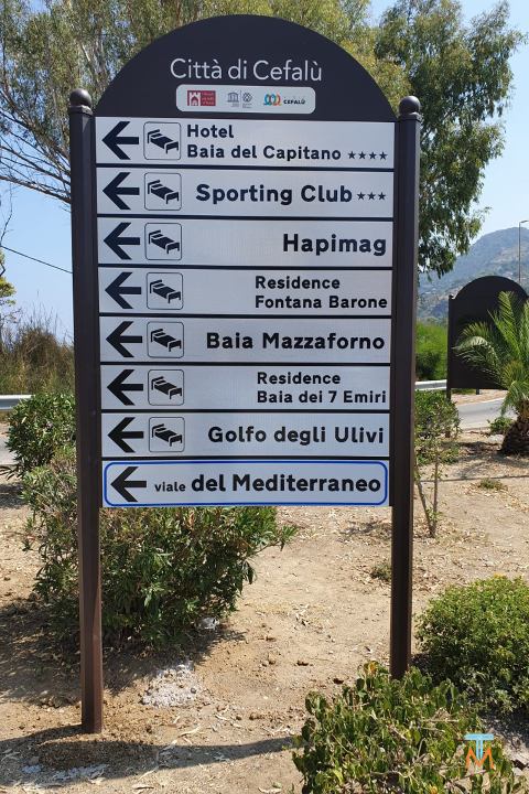 Segnaletica di indicazione turistica alberghiera
