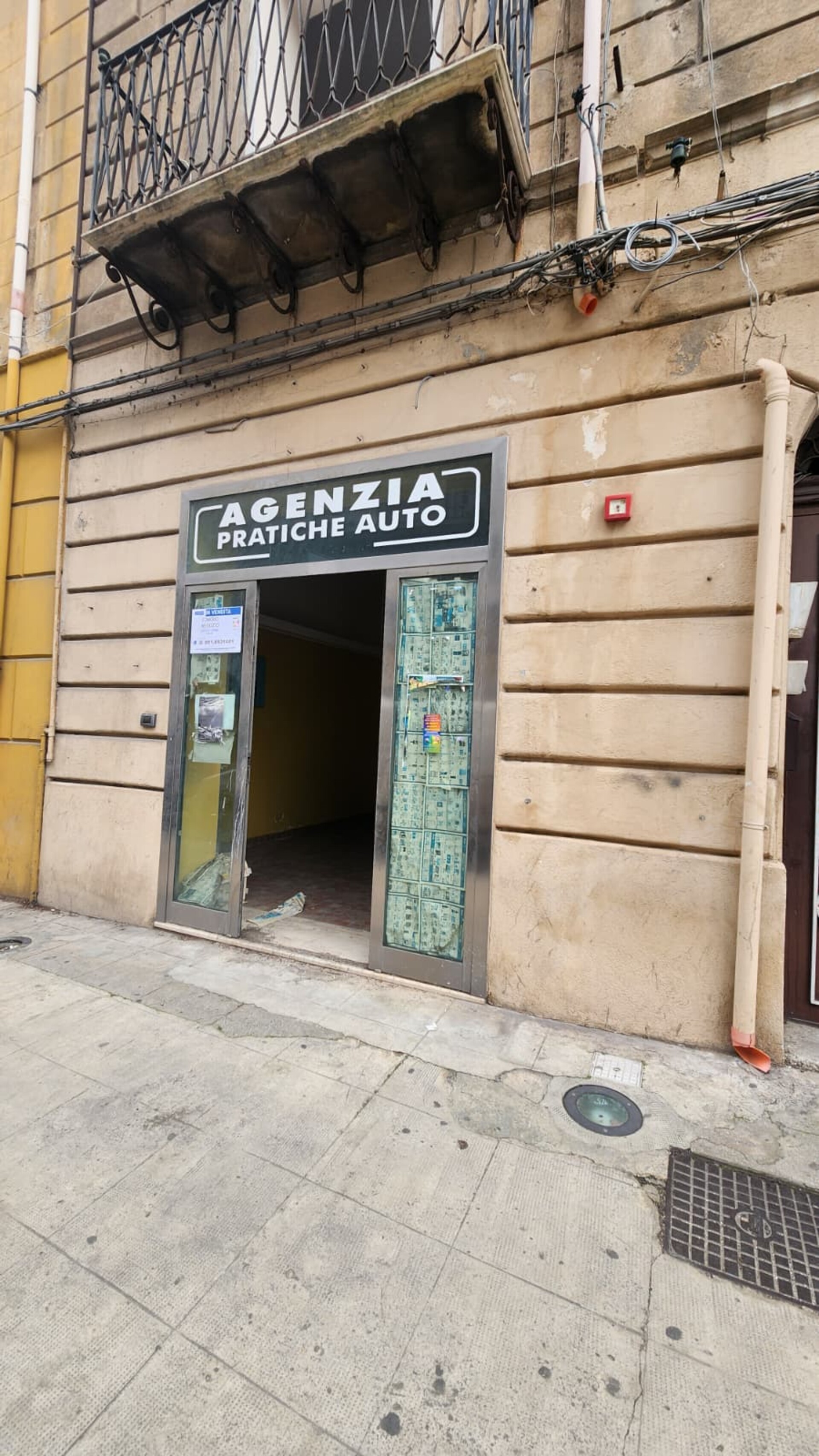 Locale commerciale in Vendita a Palermo Tukory