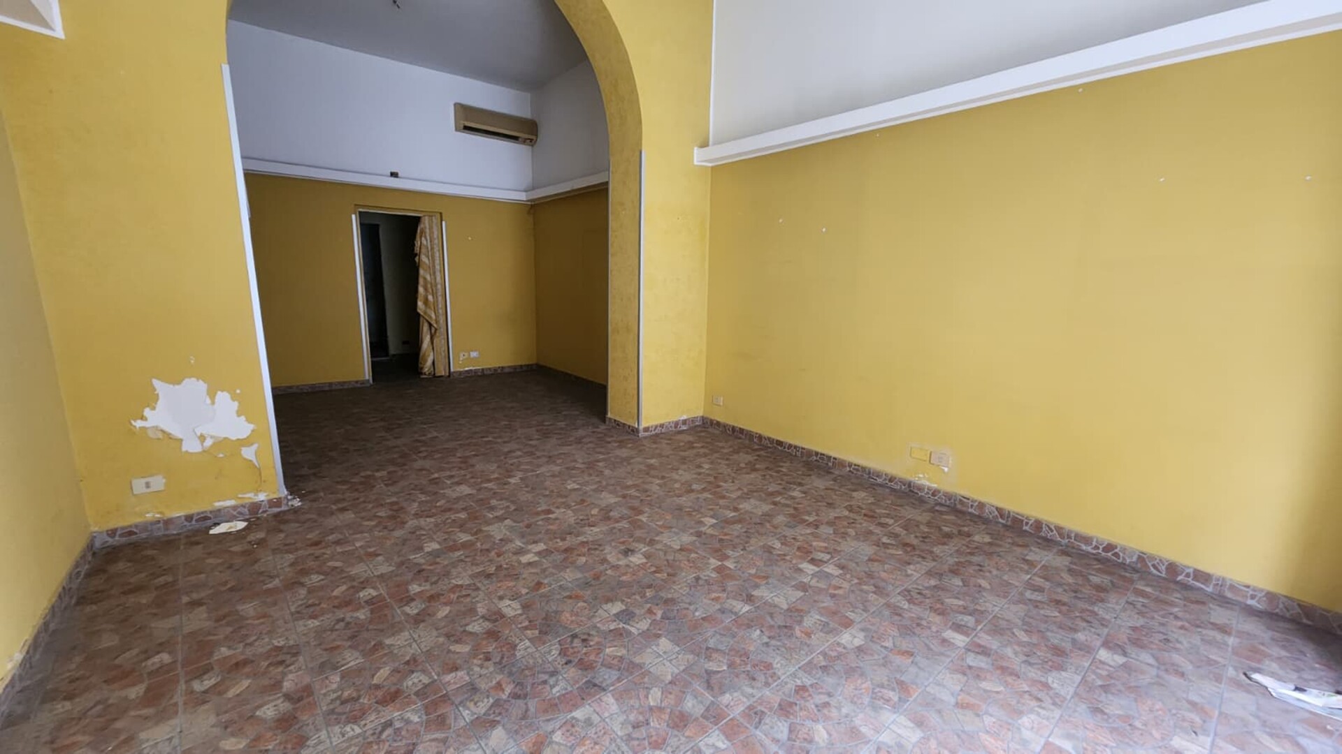 Locale commerciale in Vendita a Palermo Tukory