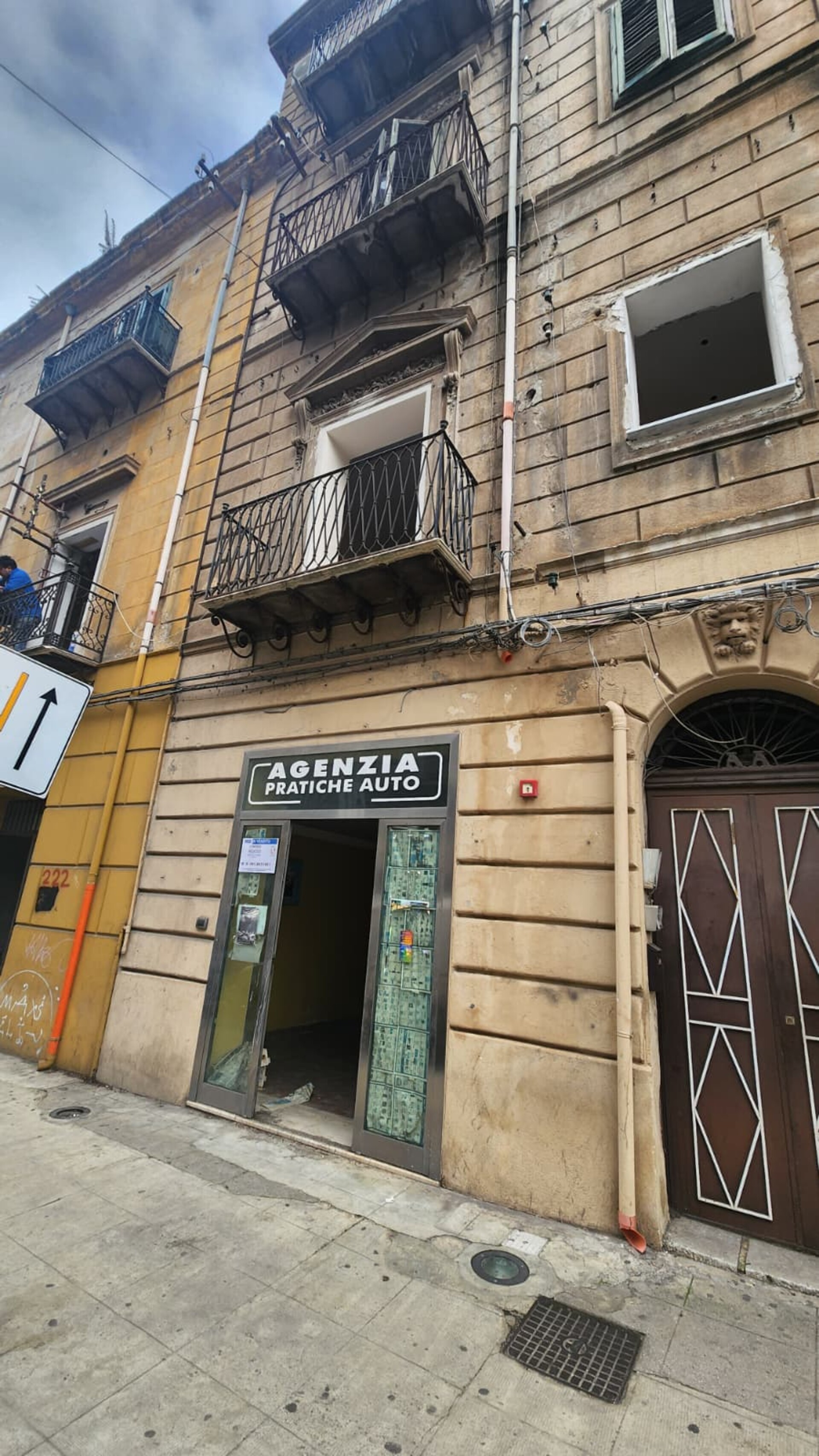 Locale commerciale in Vendita a Palermo Tukory