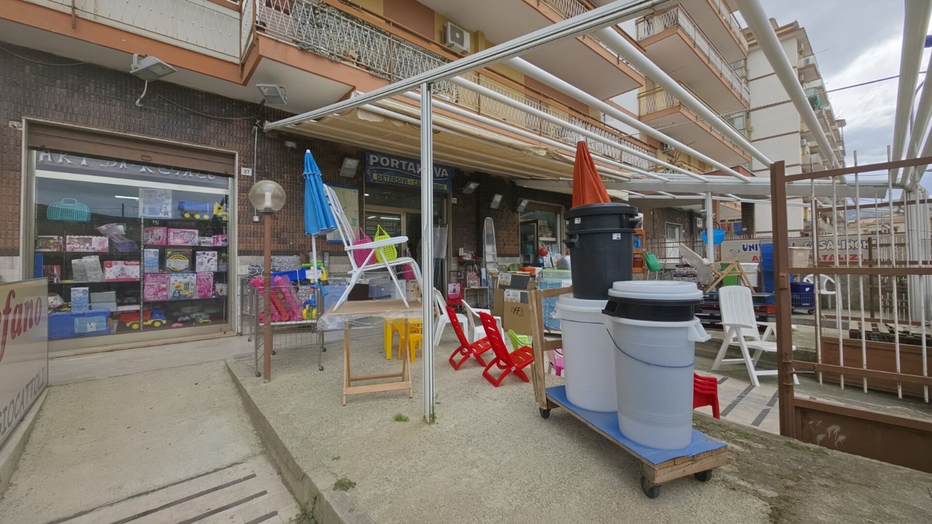 Locale commerciale in Vendita a Palermo VIALE DELLE SCIENZE
