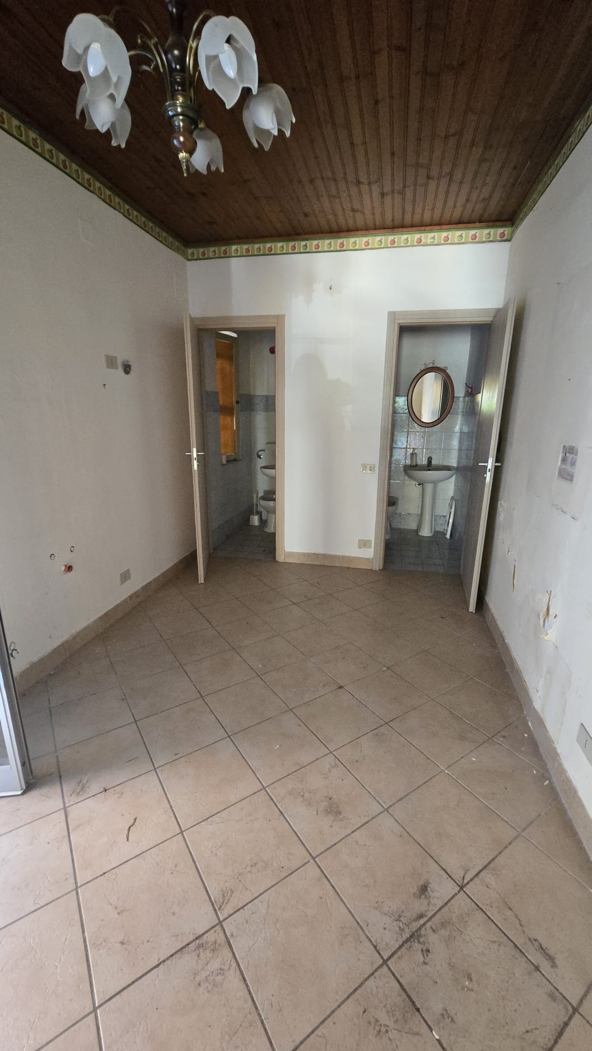 Appartamento in Vendita a Palermo Piazza Niscemi