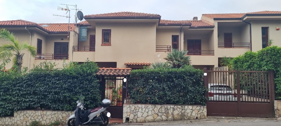 Villa in Vendita a Palermo CASTELLANA