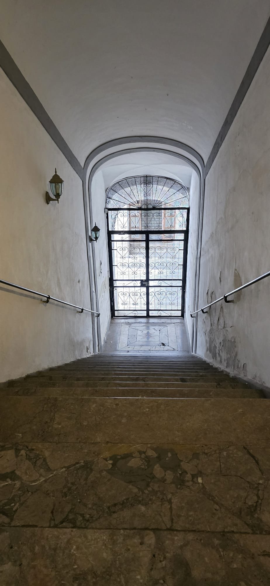 Appartamento in Affitto a Palermo piazza indipendenza