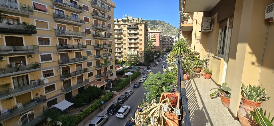 Appartamento in Affitto a Palermo Restivo
