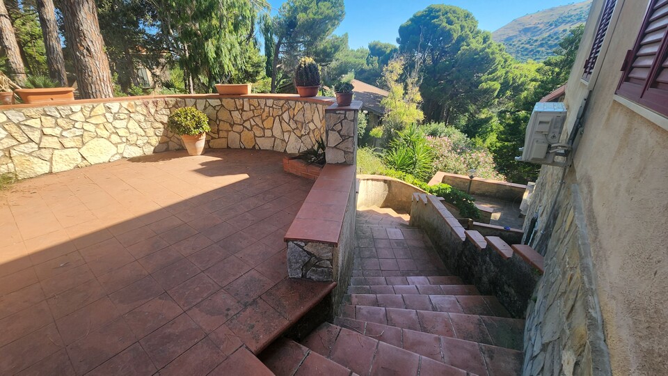Casale in Vendita a Belmonte Mezzagno Gibilrossa (Palermo)