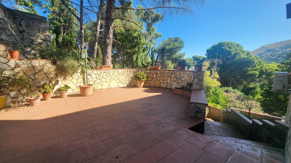 Casale in Vendita a Belmonte Mezzagno Gibilrossa (Palermo)