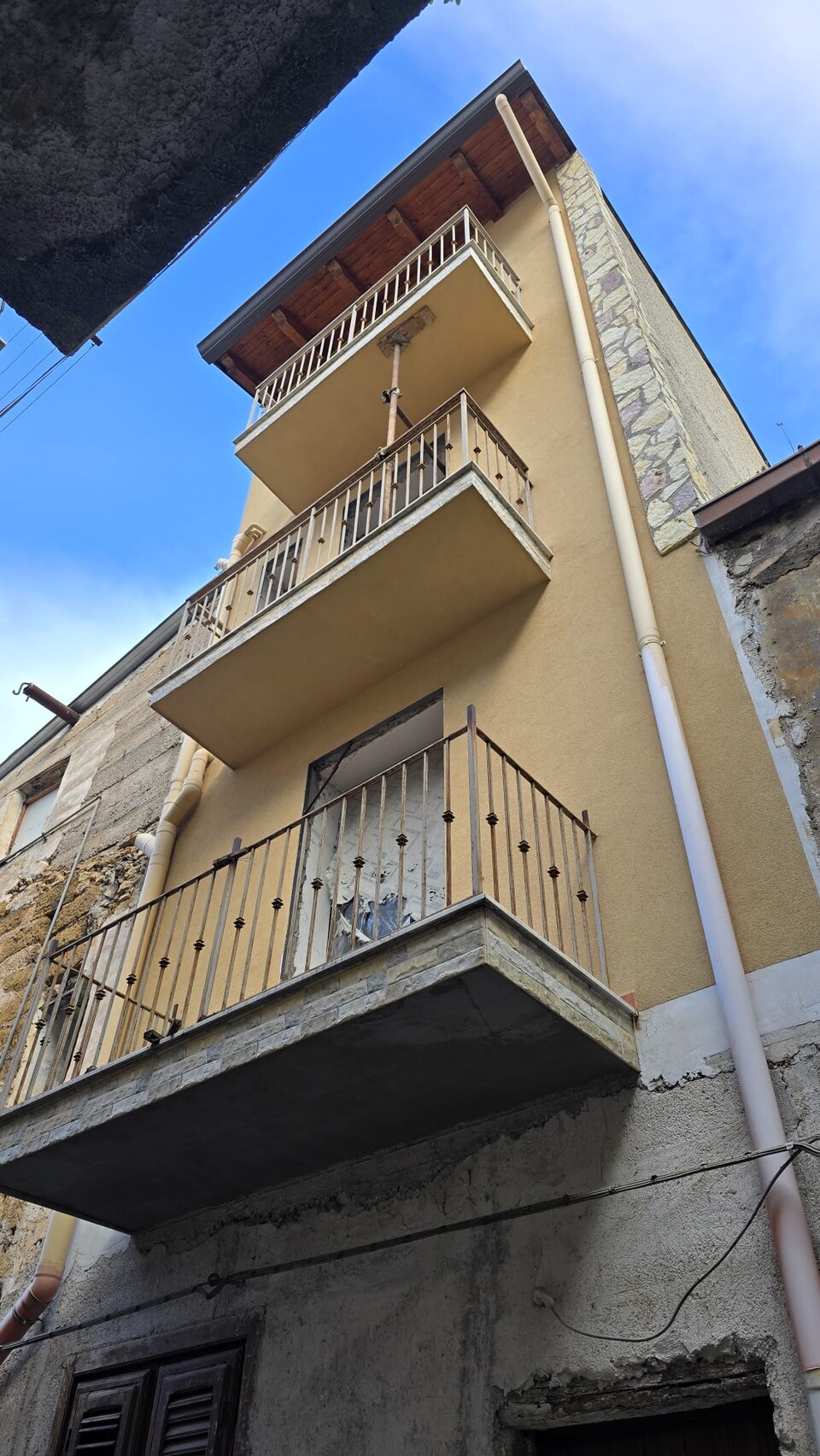 Fabbricato indipendente in Vendita a Altofonte Centro (Palermo)