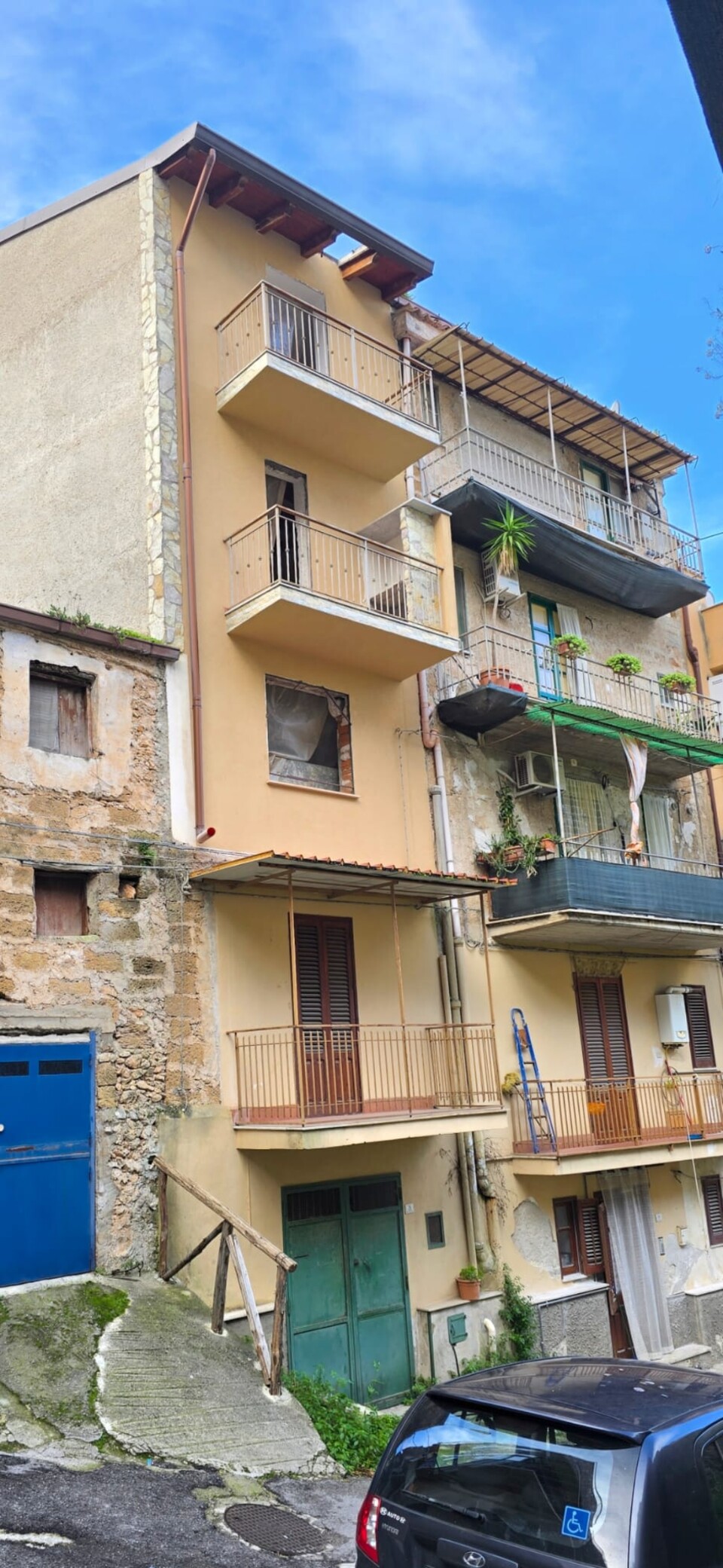 Fabbricato indipendente in Vendita a Altofonte Centro (Palermo)