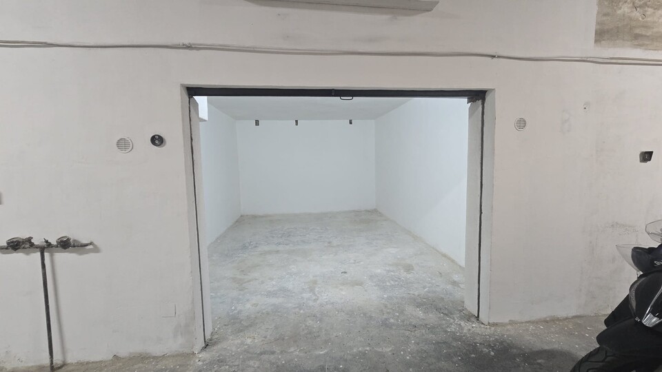 Garage singolo in Vendita a Palermo Stadio