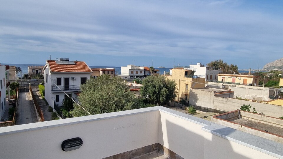 Appartamento in villa in Affitto a Carini Vespucci (Palermo)