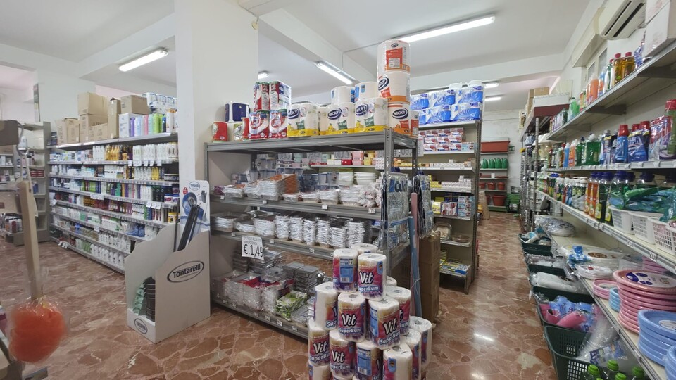 Locale commerciale in Vendita a Palermo VIALE DELLE SCIENZE