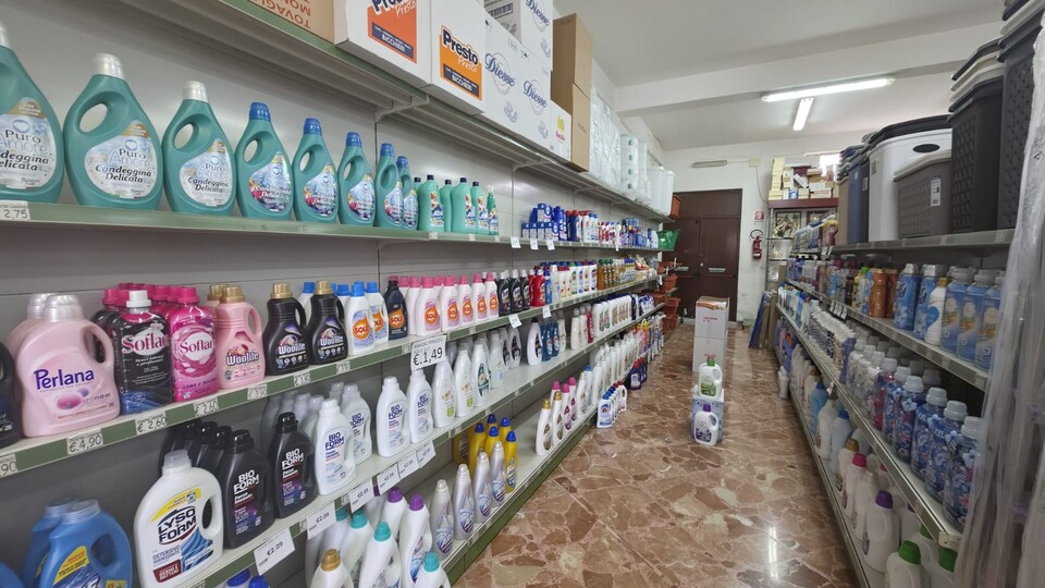 Locale commerciale in Vendita a Palermo VIALE DELLE SCIENZE
