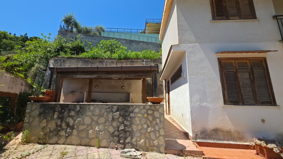 Villa indipendente in Vendita in provincia di Palermo