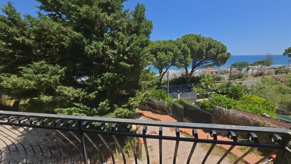 Villa indipendente in Vendita in provincia di Palermo