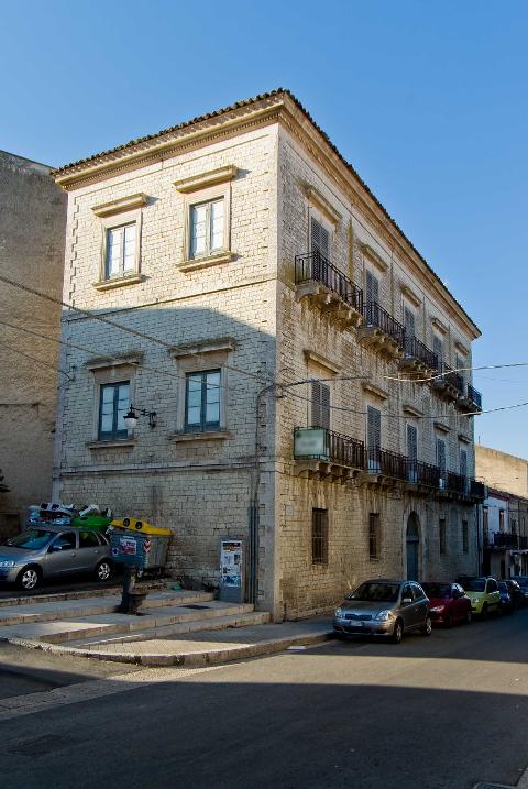 Palazzo / Edificio in Vendita a Chiusa Sclafani (Palermo)