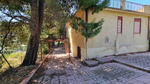 Villa indipendente in Vendita a Trabia (Palermo)