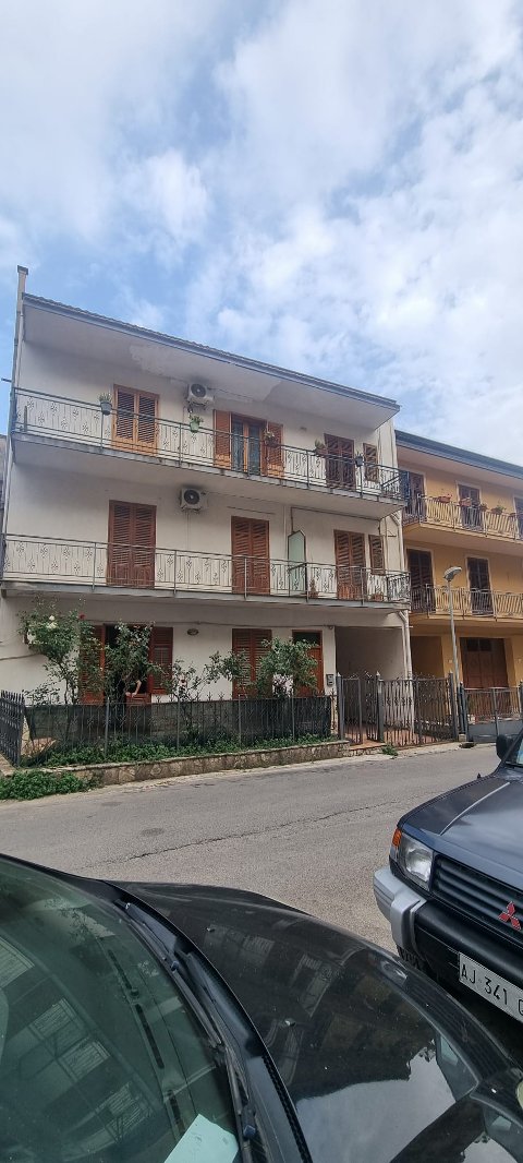 Appartamento in Vendita a Piana degli Albanesi (Palermo)