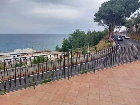 Villa in Affitto a Altavilla Milicia (Palermo)