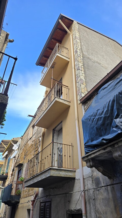 Fabbricato indipendente in Vendita a Altofonte (Palermo)