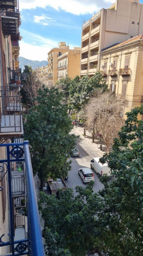Appartamento in Affitto a Palermo Tribunale