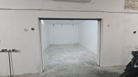 Garage singolo in Vendita a Palermo Stadio