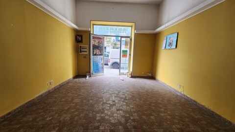 Locale commerciale in Vendita a Palermo Tukory