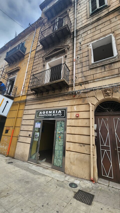 Locale commerciale in Vendita a Palermo Tukory