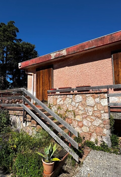 Villa bifamiliare in Vendita in provincia di Palermo