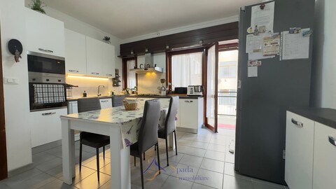 Appartamento in Vendita a Palermo Dante