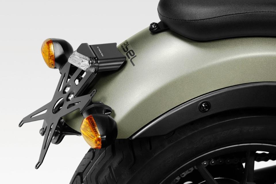 Portatarga  HONDA CMX 500 2017/2020 De Pretto Moto Prodotto specifico con faro a led omologato E11 a tre luci: posizione, stop e luce targa.