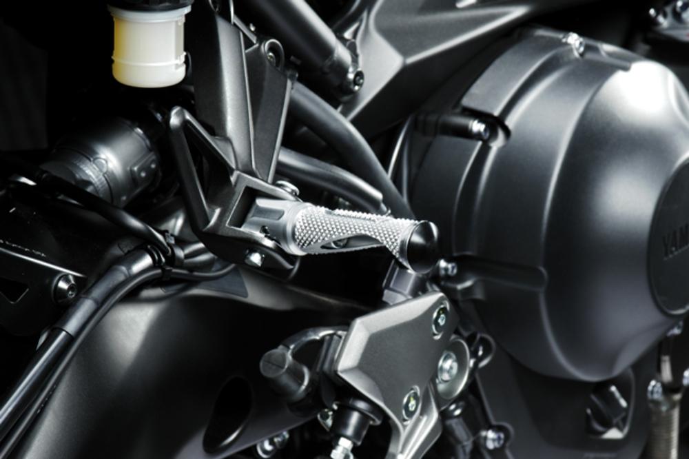 PEDALINI PASSEGGERO IN ALLUMINIO  DE PRETTO MOTO GP MT07-FZ07 2014-2017