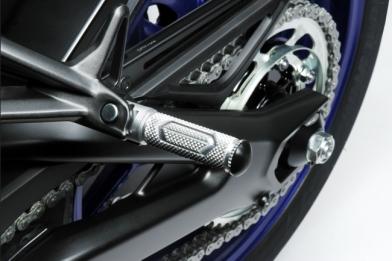 PEDALINI PASSEGGERO IN ALLUMINIO  DE PRETTO MOTO GP MT07-FZ07 2014-2017