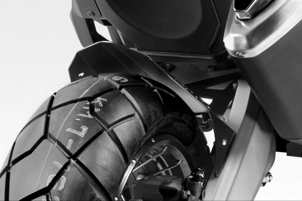 COPRIRUOTA IN ALLUMINIO  HONDA XADV DE PRETTO MOTO PARAFANGO  POSTERIORE  HONDA XADV  MODELLO RACE