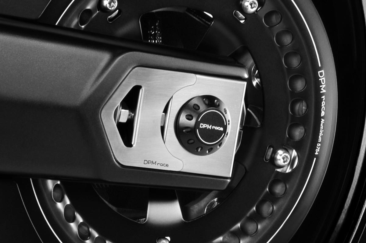Copertura Cover Perno Ruota Posteriore Yamaha T-Max 530 2017/19 De Pretto Moto Alluminio Anodizzato Ricavato Dal Pieno Nero
