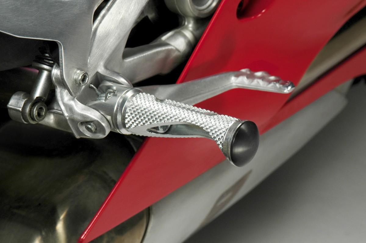 KIT PEDANE GP DUCATI STREETFIGHTER V4 DE PRETTO DE PRETTO KIT PEDANE GP
