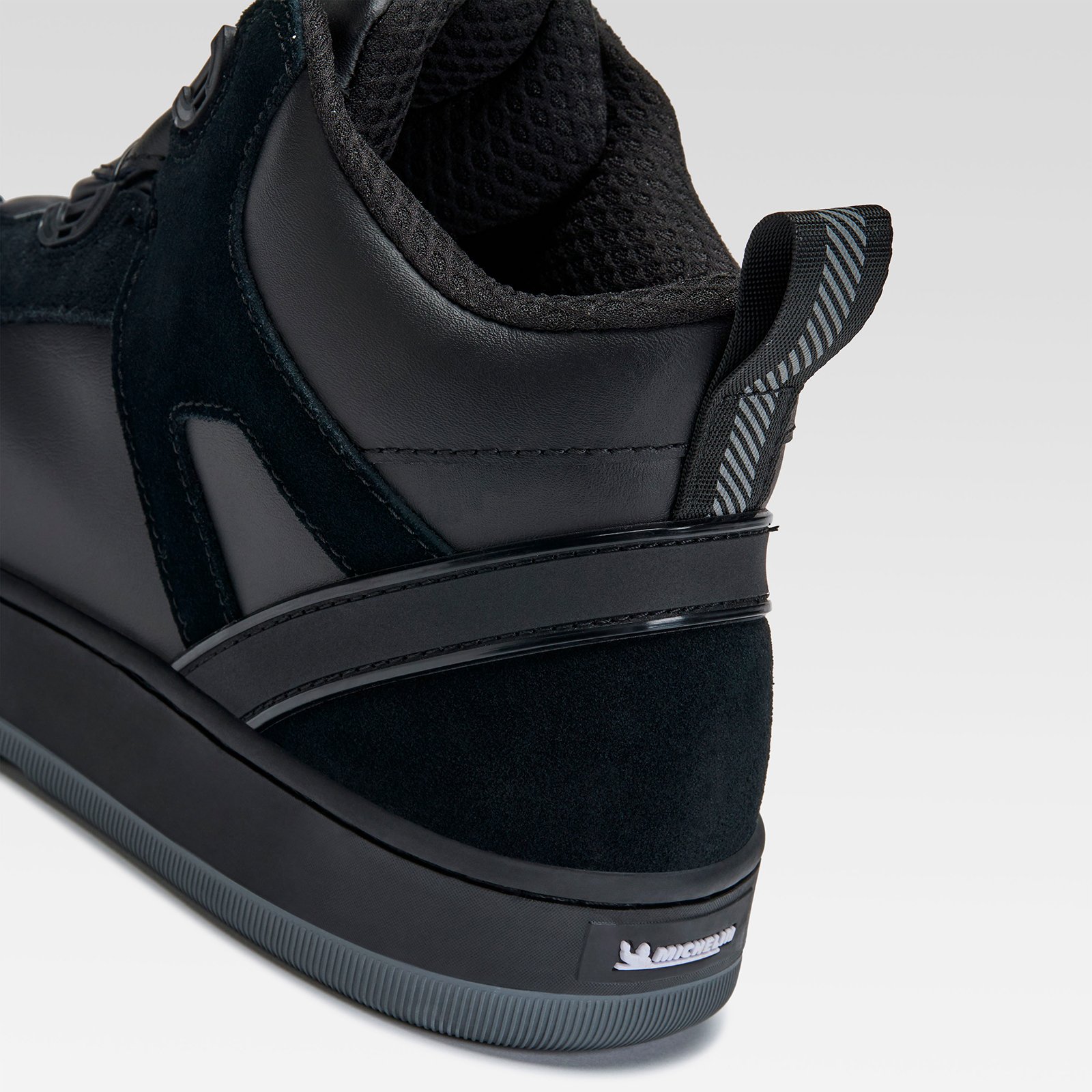 Scarpe moto urban sneakers con protezioni XDP MOTO FAST H2 OUT