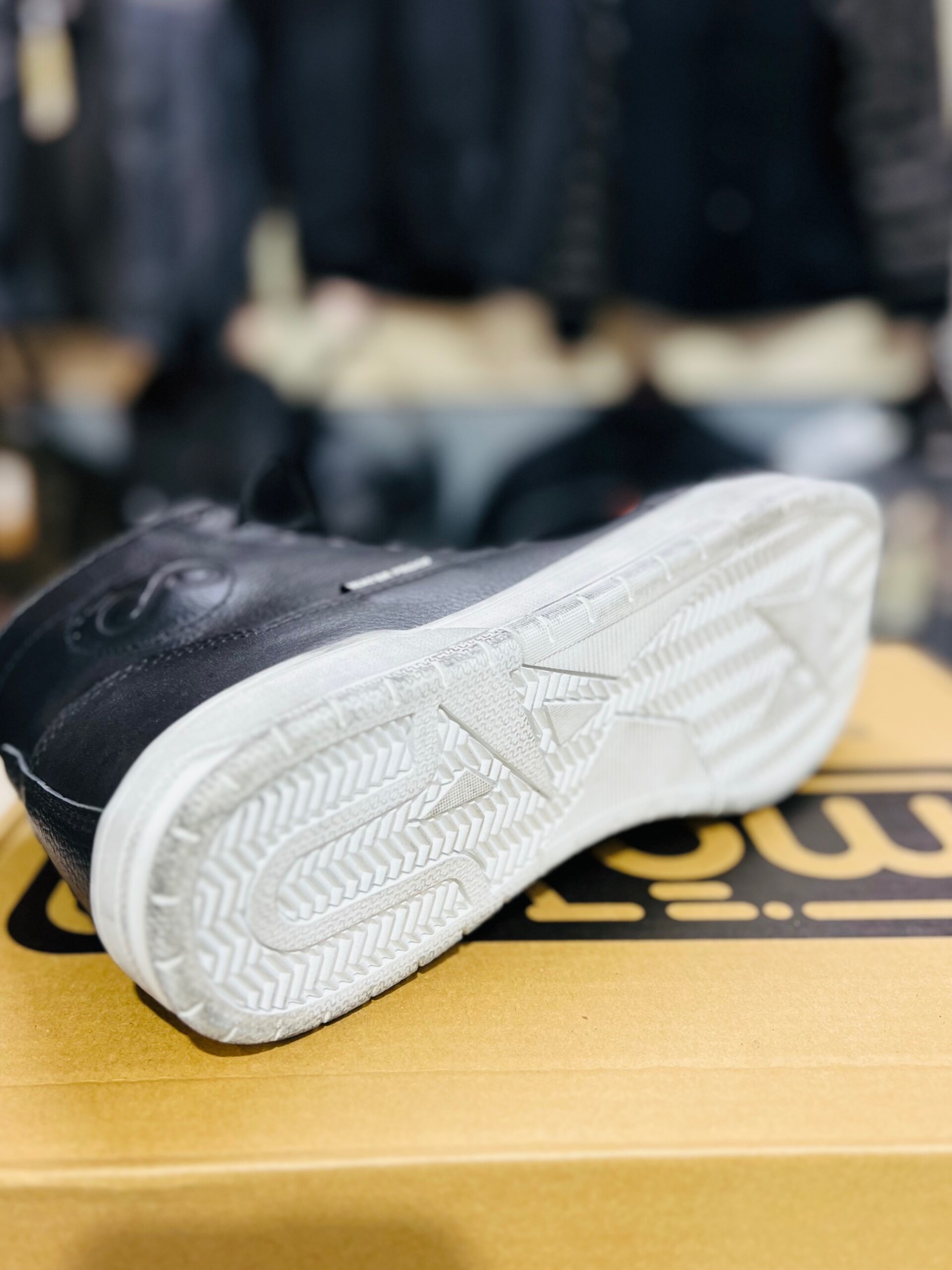Scarpe moto con protezioni in vera pelle MOORE Traffico