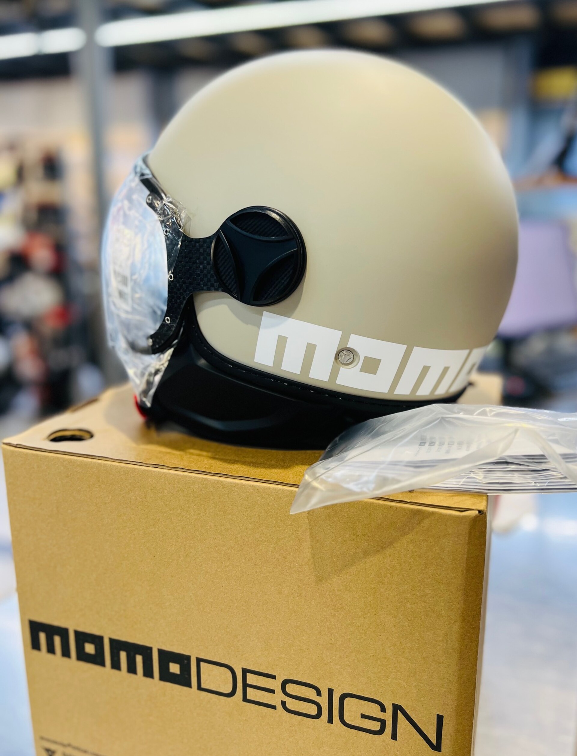 CASCO JET MOMODESIGN MOMODESIGN Casco moto jet FGTR CLASSIC Candy E2206 Malto / bianco