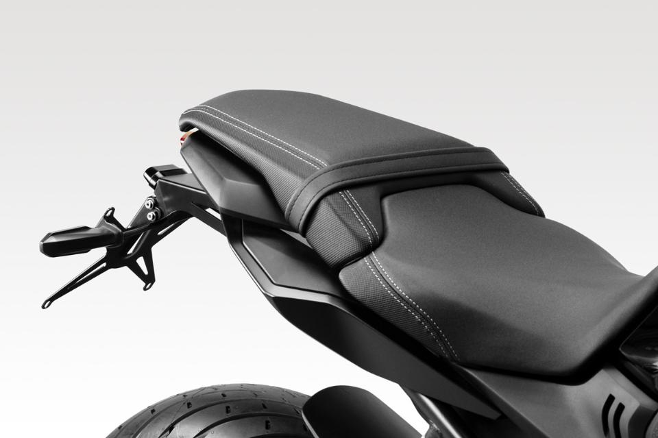 Porta Targa kit ad inclinazione variabile da 30°Honda CBR650R 2019/20 De Pretto Moto Acciaio FE360 Tagliato a Laser Verniciato a Polvere