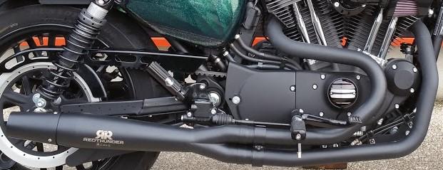Scarico 2 in1  Redthunder Redthunder Sportster Full-System 2: 1 per modelli dal 2004 ad oggi, con comandi avanzati e pedane centrali. Certificato Euro3.