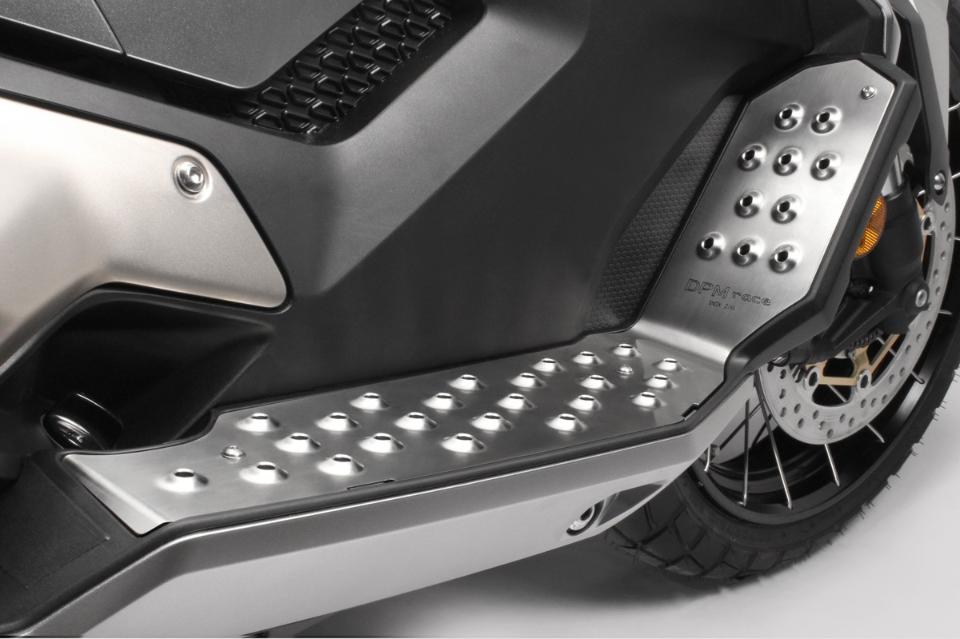 PEDANE POGGIAPIEDI  IN ALLUMINIO PER MOTO DE PRETTO MOTO HONDA  XADV 2018/2020