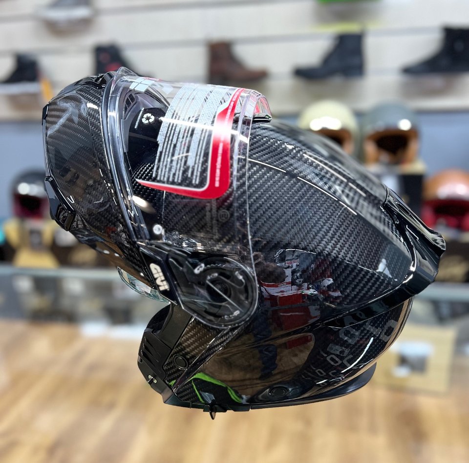 Nuovo casco modulare in carbonio GIVI X50 CARBON