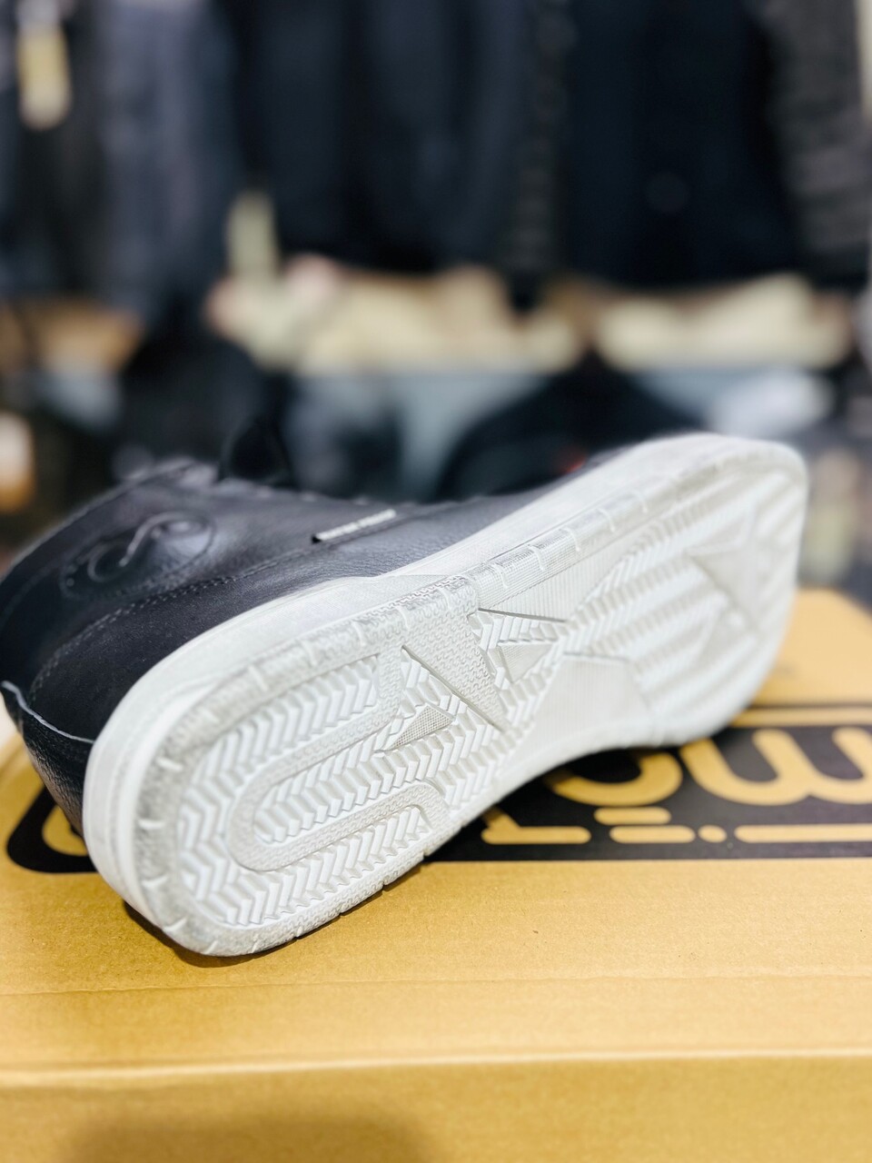 Scarpe moto con protezioni in vera pelle MOORE Traffico